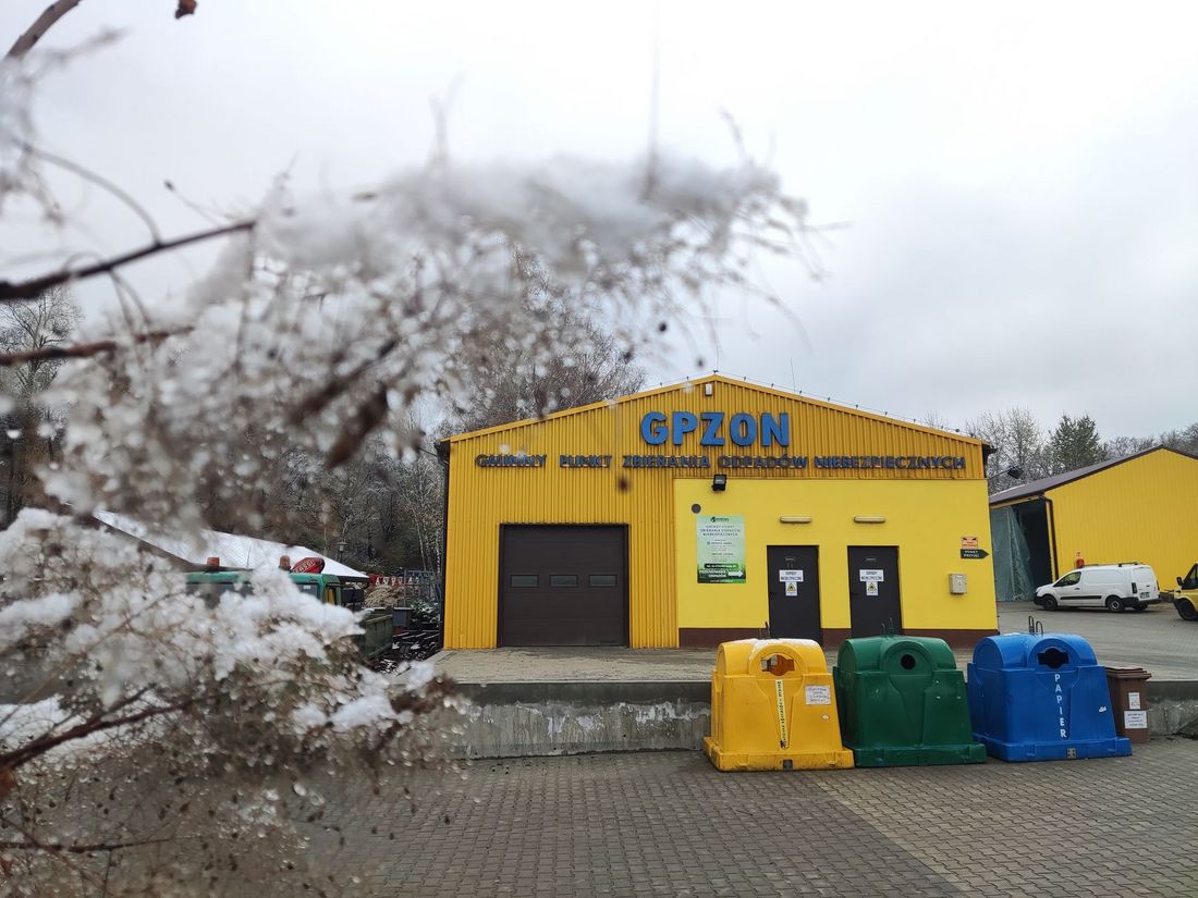 Zdjęcie przedstawia budynek GPZON