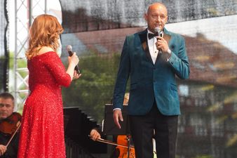 Iwona Socha i Adam Sobierajski podczas występu w duecie