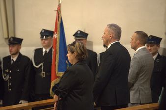 I Zastępca Prezydenta Miasta Grzegorz Dulemba w ławce podczas nabożeństwa