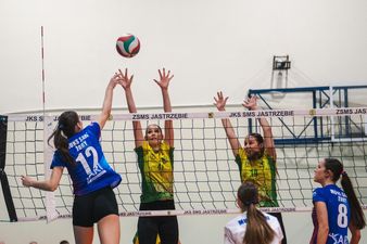 Walka skrzydłowej Sari Żory z podwójnym blokiem JKS-u