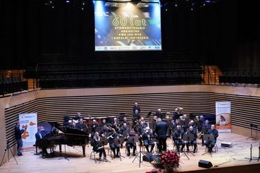 Grająca orkiestra KWK Jas-Mos.