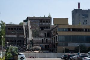 Prace rozbiórkowe na terenie Łaźni Moszczenica