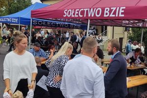 Zdjęcie przedstawia uczestników dożynek.