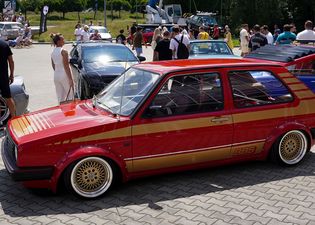 Zabytkowy samochód osobowy