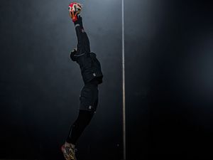 Bramkarz podczas interwencji