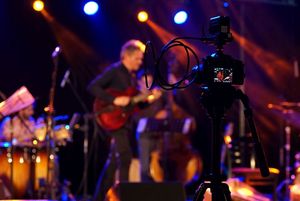 Koncert Przemysław Strączek Cultural Concept - muzycy na scenie