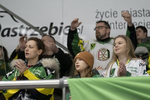 Klub Kibica podczas dopingu.