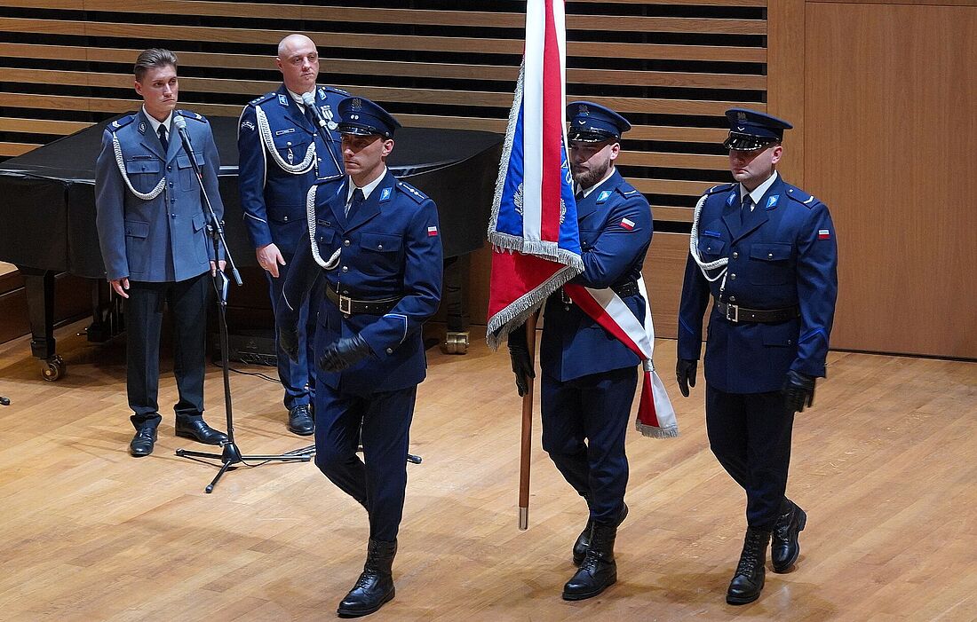 Policjanci w Sali Koncertowej podczas obchodów Święta Policji 