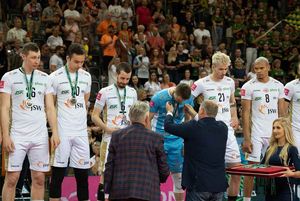 Wręczeni srebrnych medali.