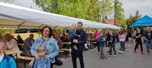 uczestnicy festynu 