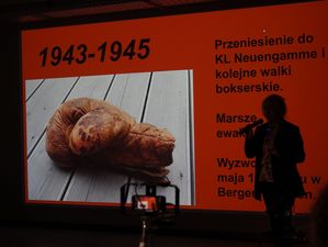 Prezentacja z napisem 1943-1945