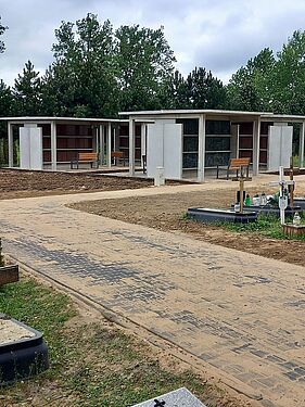 Istniejące już zadaszone kolumbaria przy ulicy Norwida 