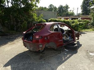 straż miejska usuwa wraki