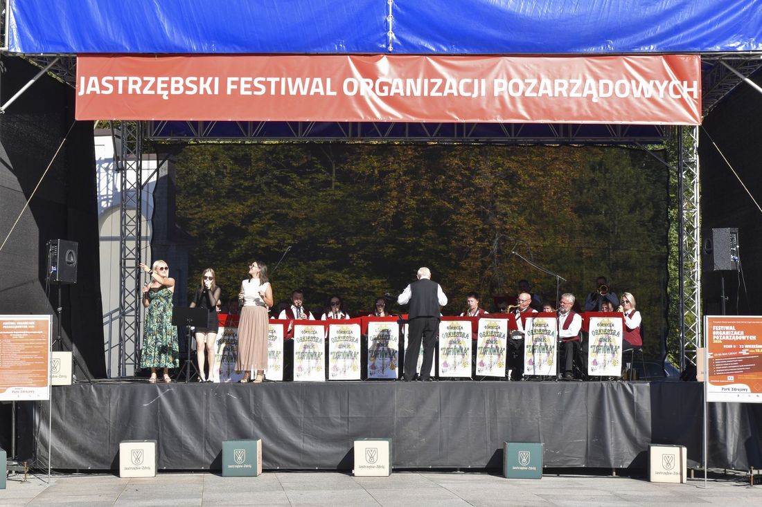 Zdjęcie przedstawia namiot na Festiwal Organizacji Pozarządowych.