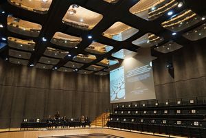 Widownia i sufit sali koncertowej