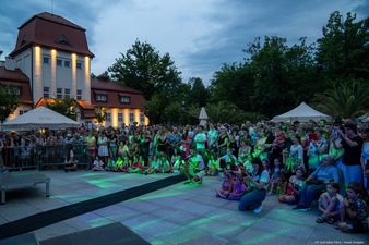 Tłumy mieszkańców na występie teatru Cordis 