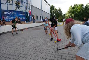unihokej z zawodnikami JKH