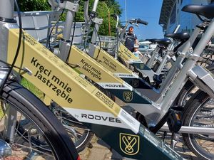 Rowery miejskie z napisem "Kręci mnie Jastrzębie"