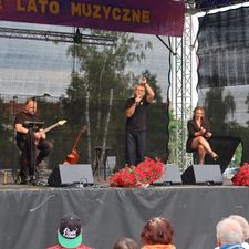 Grzegorz Poloczek, Katarzyna Piowczyk oraz Mateusz Szymczyk na scenie