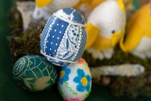 Pisanki w różnych technikach.