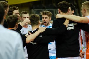 Radość po zwycięskim pojedynku.