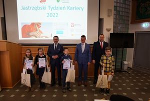 Zdjęcie przedstawia uroczystość podsumowania XIV edycji Jastrzębskiego Tygodnia Kariery