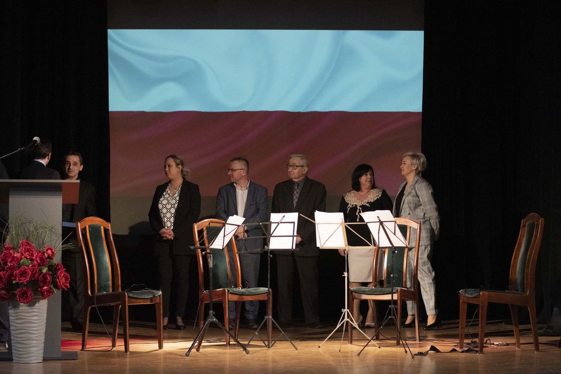 Wręczanie nagród i wyróżnień.