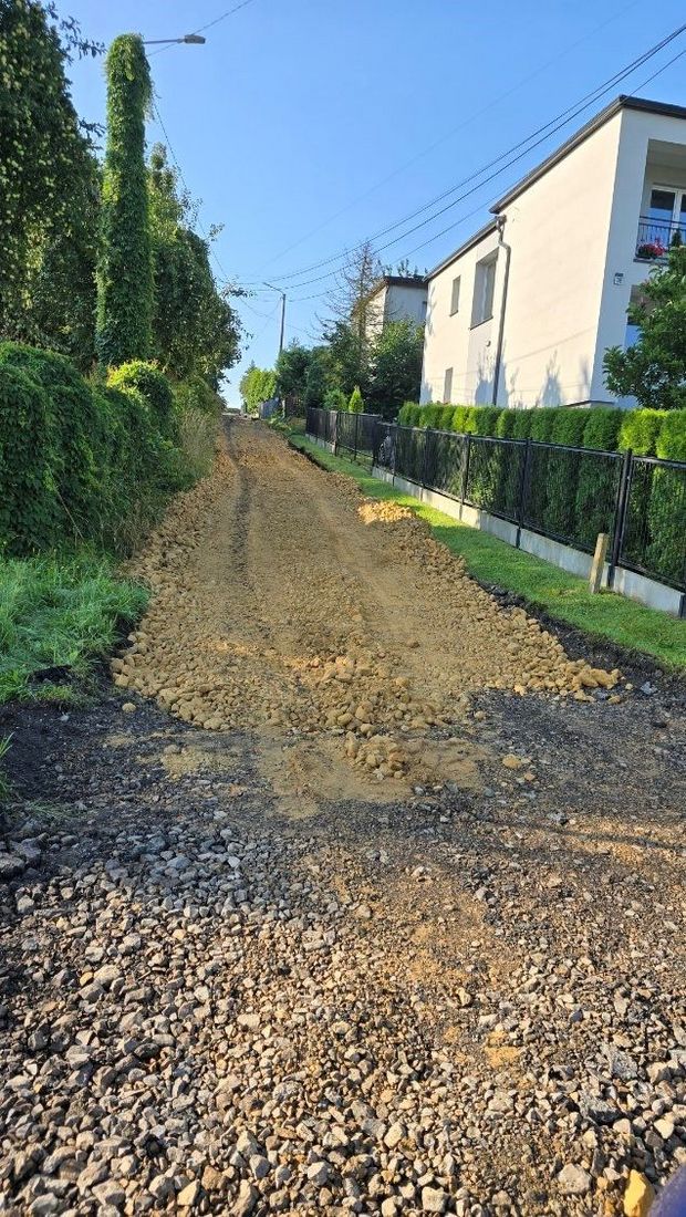 Nawierzchnia na odnodze ulicy Powstańców Śląskich