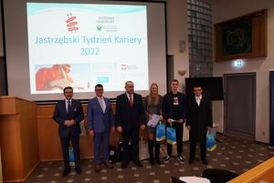 Zdjęcie przedstawia uroczystość podsumowania XIV edycji Jastrzębskiego Tygodnia Kariery