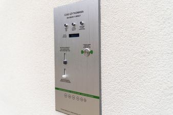 Automtyczne urzadzenie do pomiaru czasu użytkowania, trybu czynne, nieczynne, wydawania reszty, otwierania drzwi