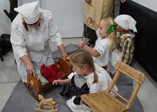 Aktorzy podczas przedstawienia
