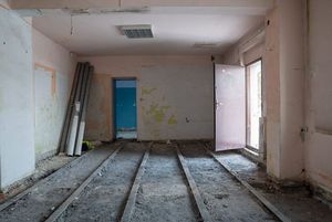 remontowane pomieszczenia w budnku na Gagarina