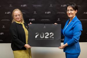 Po mistrzowsku dzielą się dobrem Prezydent Anna Hetman z kalendarzem
