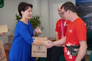 Zdjęcie przedstawia zawodników Igrzysk.