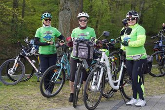 3 koboety uczestniczące w wydarzeniu