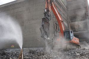 Prace rozbiórkowe na terenie Łaźni Moszczenica