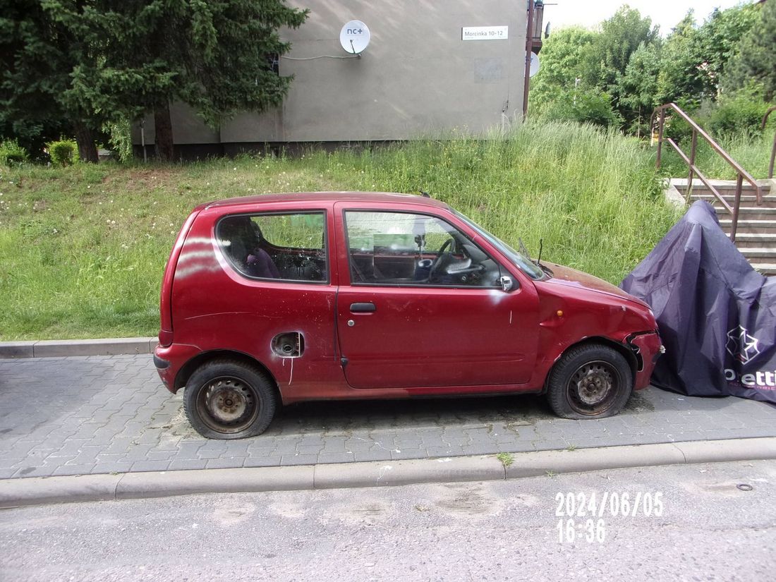 Zdjęcie przedstawia wrak.