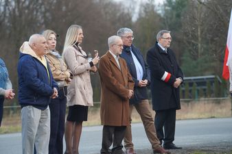 Drugi Zastępca Prezydenta Miasta Andrzej Matusiak, Dyrektor Muzeum Miejskiego Jędrzej Lipski, Skarbnik Miasta Agnieszka Marszałek oraz radni Agata Pałys i Tadeusz Sławik na obchodach na uroczystości upamiętniającej żołnierzy wyklętych
