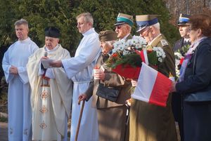 Modlitwy przed pomnikiem "na górce"
