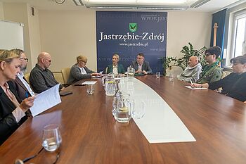 członkowie podczas posiedzenia