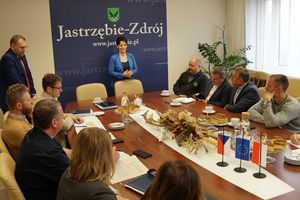 Zdjecie przedstawia uczestników spotkania. 