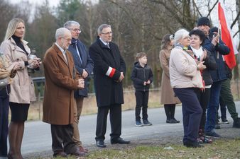 Drugi Zastępca Prezydenta Miasta Andrzej Matusiak, Dyrektor Muzeum Miejskiego Jędrzej Lipski oraz radni Agata Pałys i Tadeusz Sławik na obchodach na uroczystości upamiętniającej żołnierzy wyklętych