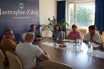 członkinie wraz z zaproszonymi gośćmi podczas posiedzenia