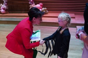 wręczanie nagród przez Panią Prezydent 