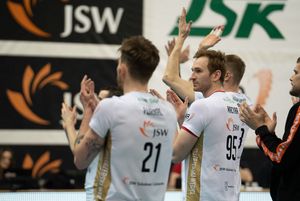 Radość po zakończonym meczu.