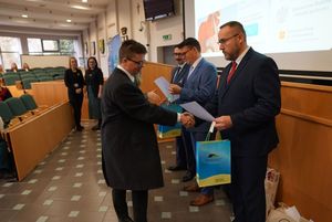 Zdjęcie przedstawia uroczystość podsumowania XIV edycji Jastrzębskiego Tygodnia Kariery