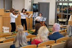uroczystość wręczenia nagród nauczycielom w sali obrad rady miasta