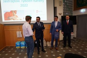 Zdjęcie przedstawia uroczystość podsumowania XIV edycji Jastrzębskiego Tygodnia Kariery