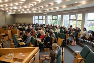 uroczystość wręczenia nagród nauczycielom w sali obrad rady miasta