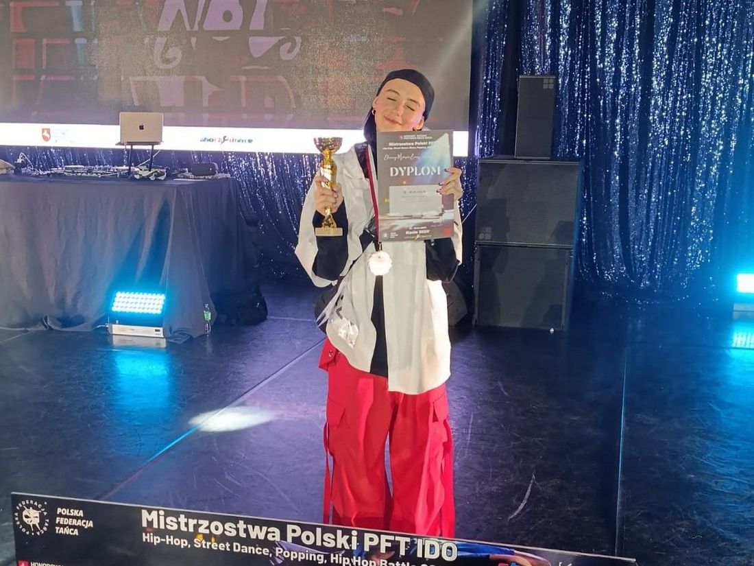 Zdjęcie przedstawia uczestników Mistrzostw Polski w Hip Hop PFT IDO.